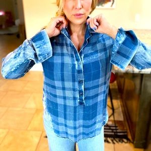 Cloth and stone/ Small/ 💙 distressed chambray shirt